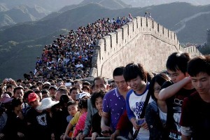 Crowds trying to meet one another at the Spring Toastmasters Conference. (Not so, it's the crowds on the Great Wall of China, but you knew that.)  Photo: Reuters